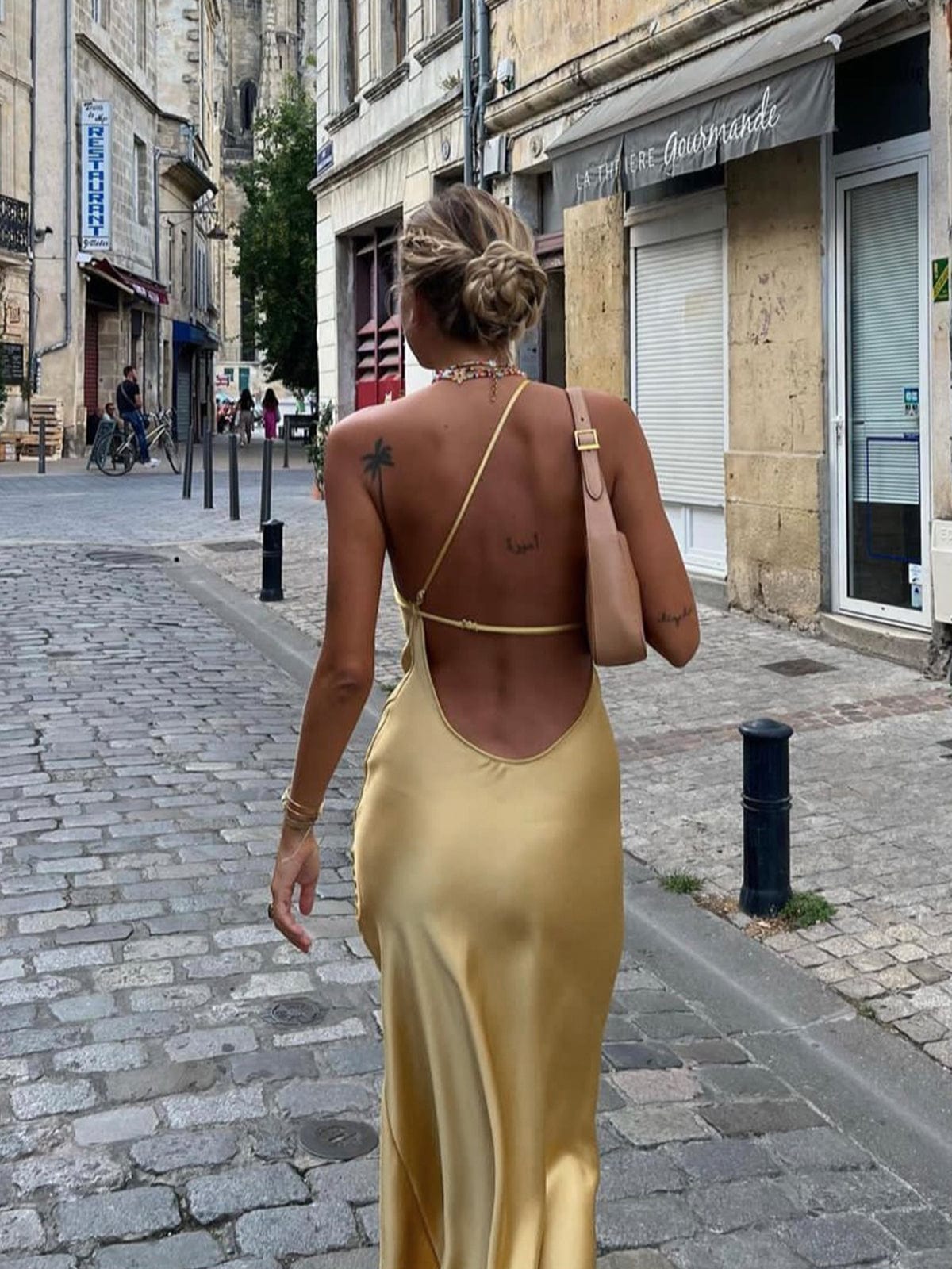 Katharina | Dames elegante mouwloze satijnen maxi-jurk met open rug