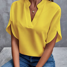 Lina | Dames lichtgewicht blouse met vloeiende stof en flatterende snit